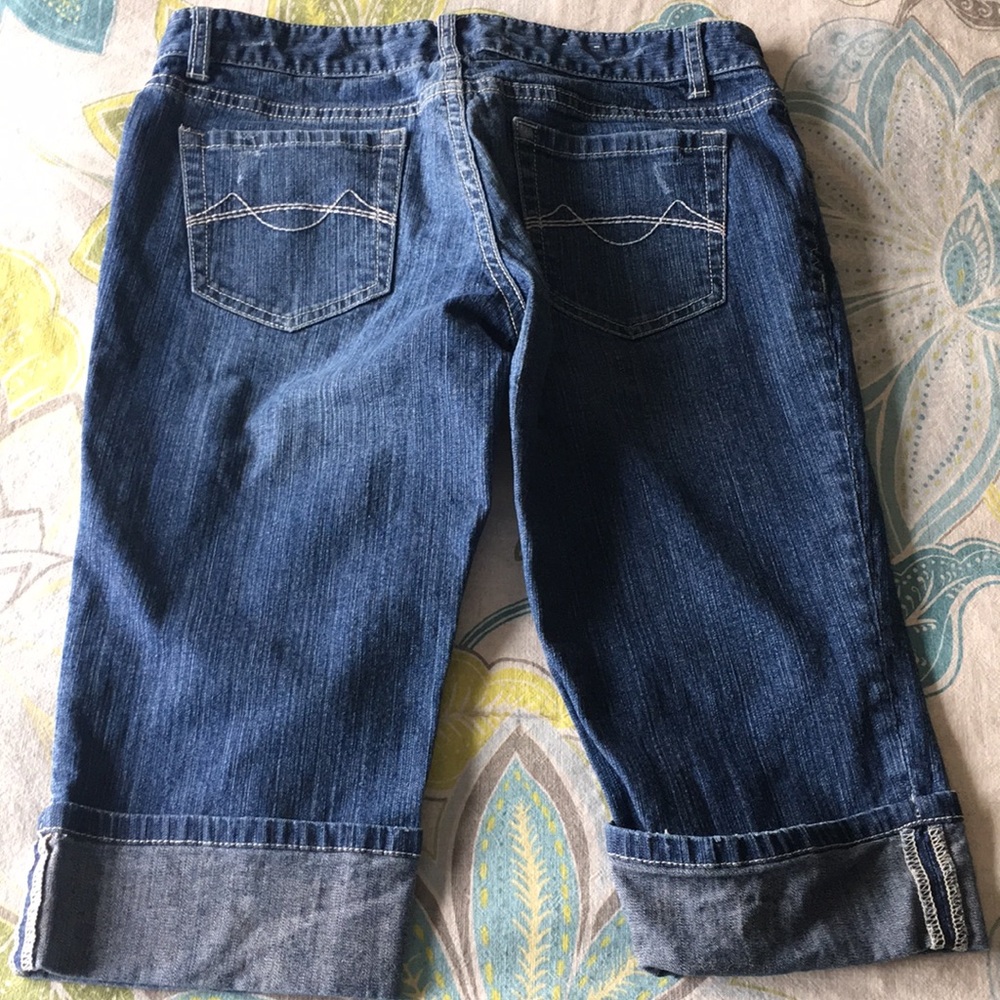 Mossimo Capris - Picture 2 of 2